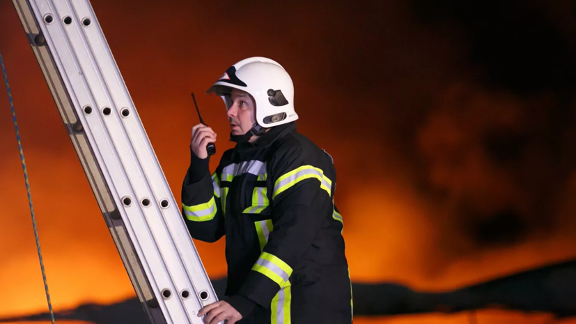 В Волгограде ликвидировали пожар на рынке