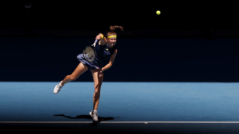 Мухова победила Барти и вышла в полуфинал Australian Open