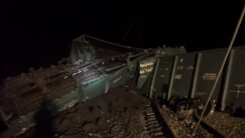 В Амурской области с рельсов сошли 13 вагонов с углём