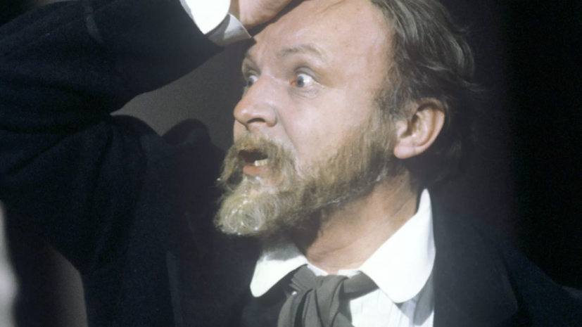 Хотиненко назвал смерть Мягкова большой потерей