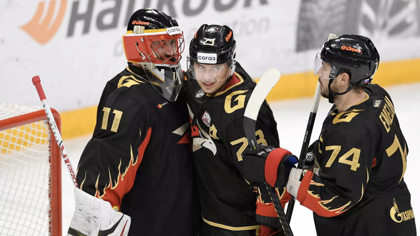 «Авангард» забросил три безответные шайбы «Сибири» в матче КХЛ