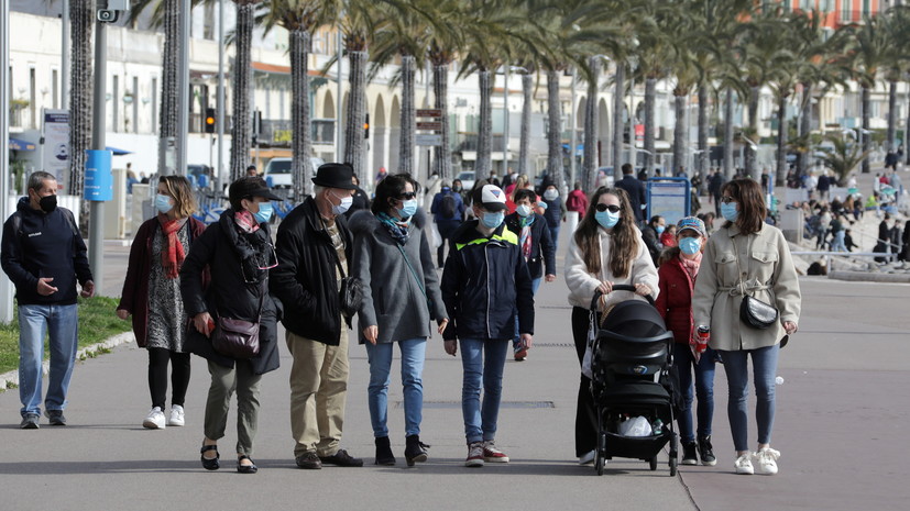 Во Франции за сутки выявили более 22 тысяч случаев коронавируса