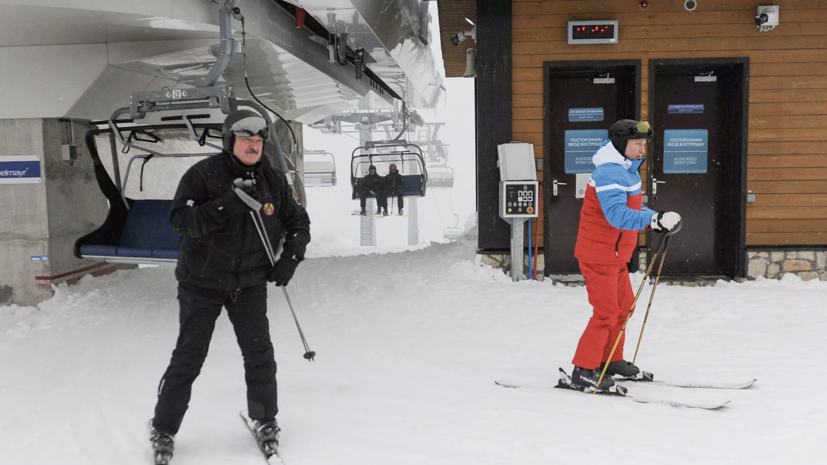 Путин и Лукашенко покатались на лыжах в Красной Поляне