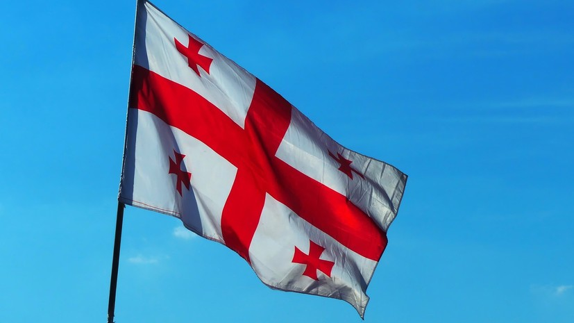 В Грузии с марта разрешили возобновить работу ресторанам и ТЦ