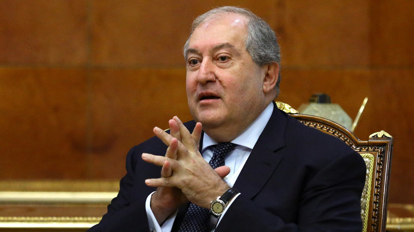 Президент Армении уволил замначальника Генштаба