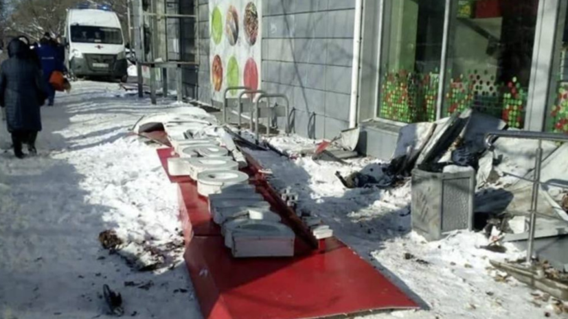 В нижегородском магазине прокомментировали падение вывески, в результате которого погибла пенсионерка