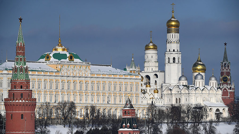 «Ни эффекта, ни смысла»: в Кремле назвали новые санкции США и ЕС вмешательством во внутренние дела России