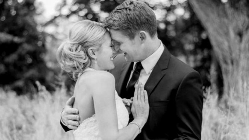 Жена экс-игрока КХЛ утонула при попытке спасти собаку из трещины во льду