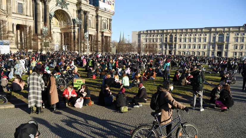 В Германии за сутки выявили более 5 тысяч случаев коронавируса