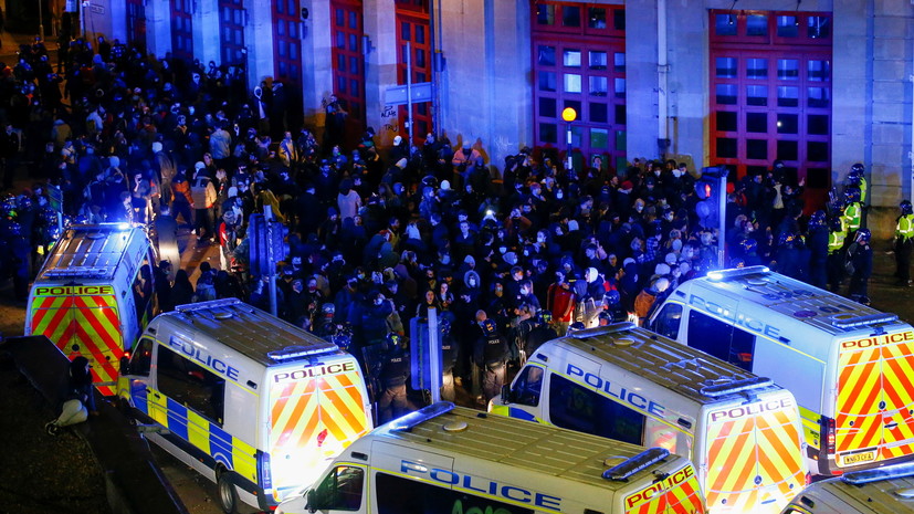 В Бристоле протест против закона о расширении полномочий полиции перерос в беспорядки