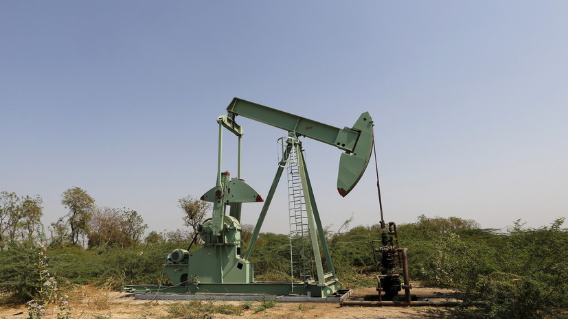 Мировые цены на нефть незначительно снижаются