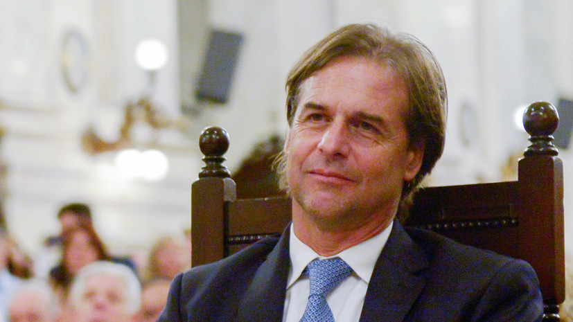 Президент Уругвая вакцинировался от коронавируса