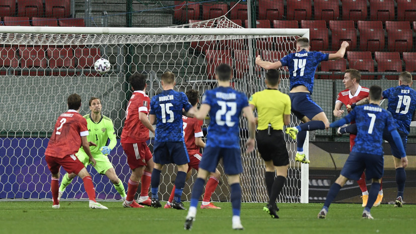 Черчесов заявил, что в матче со сборной Словакии перевернуло игру стандартное положение