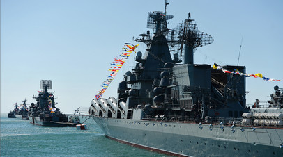 Корабли Черноморского флота РФ на рейде в Севастополе