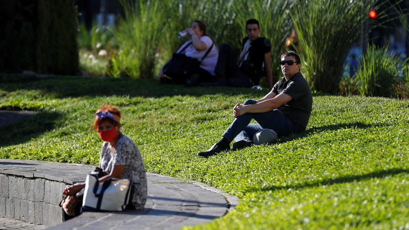 В Аргентине за сутки выявлено более 14 тысяч случаев COVID-19