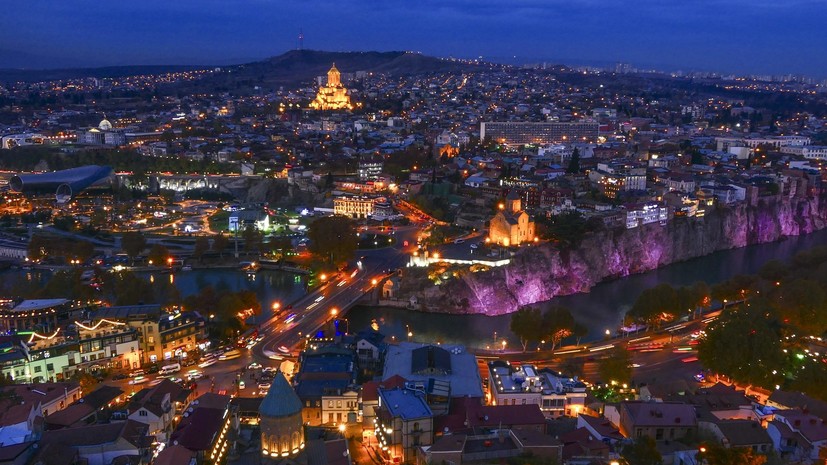 В Грузии потребовали завести дело после осквернения памятника Грибоедову