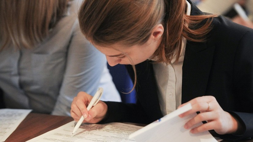 Школьники из Москвы завоевали 144 диплома в финалах Всероссийской олимпиады по праву и физике