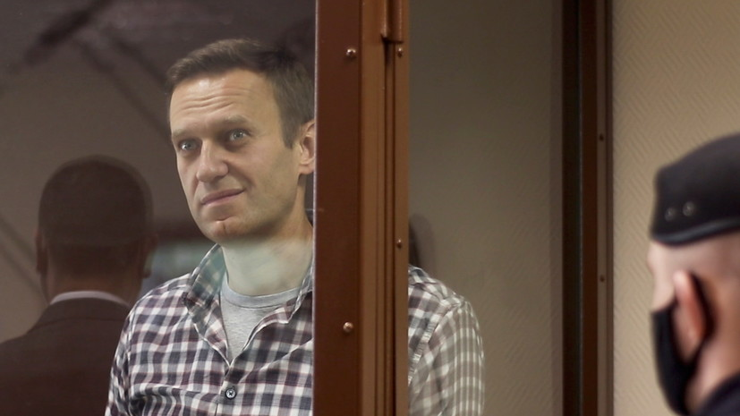 Полиция задержала несколько человек у колонии, где находится Навальный