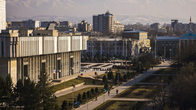 Референдум и выборы в Киргизии проходят спокойно