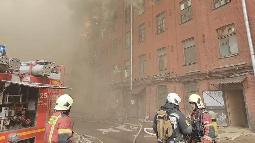 СК проводит проверку по факту пожара на Невской мануфактуре
