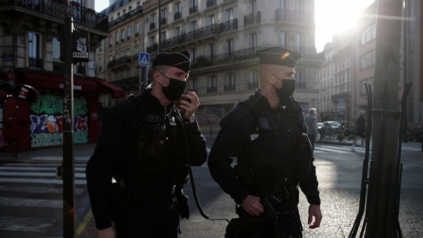 Один из раненных при стрельбе у больницы в Париже погиб