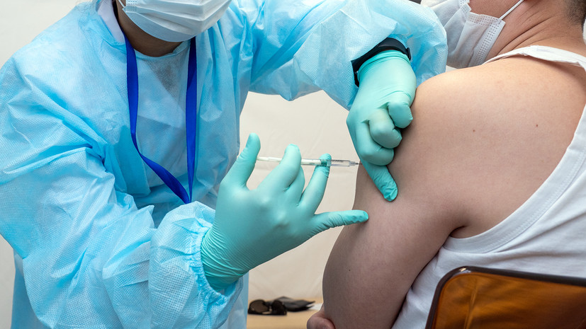 В Кузбассе началась вакцинация «ЭпиВакКороной»