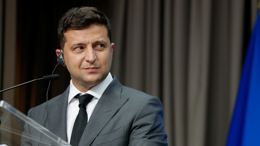 Зеленский заявил, что обсудил с Макроном и Меркель ситуацию в Донбассе