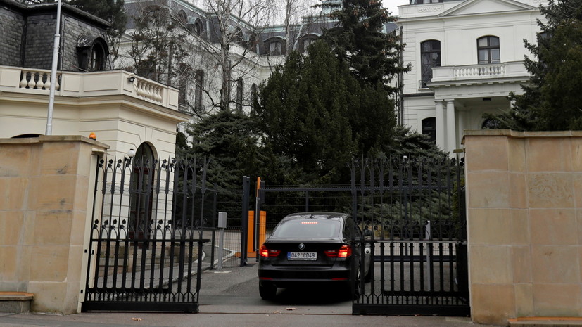Власти Праги требуют у посольства России вернуть часть парка Стромовка