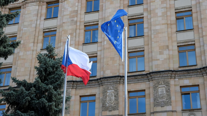 Новый глава МИД Чехии проведёт встречу с послом России