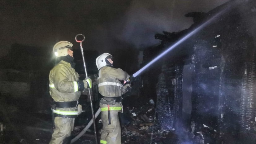 При пожаре в доме в Башкирии погибли четыре человека