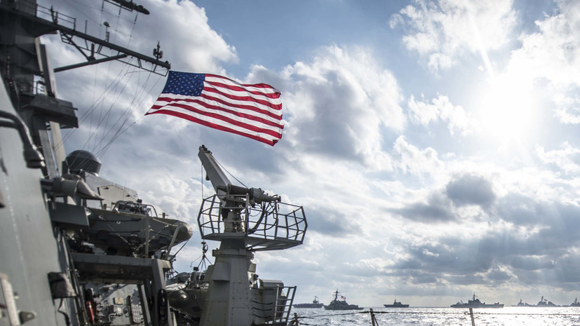 Корабль ВМС США открыл предупредительный огонь из-за иранских катеров