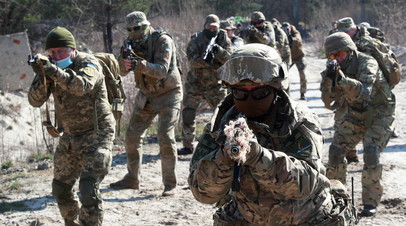 Украинские военные с военнослужащими НАТО