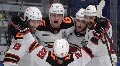 Хоккеисты «Авангарда» в первом матче финала Кубка Гагарин с ЦСКА