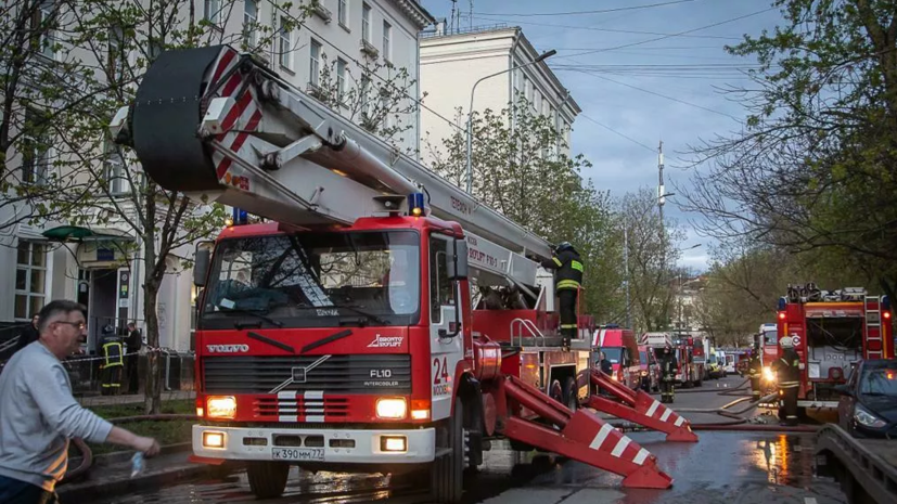 СК назвал возможную версию пожара в гостинице в Москве