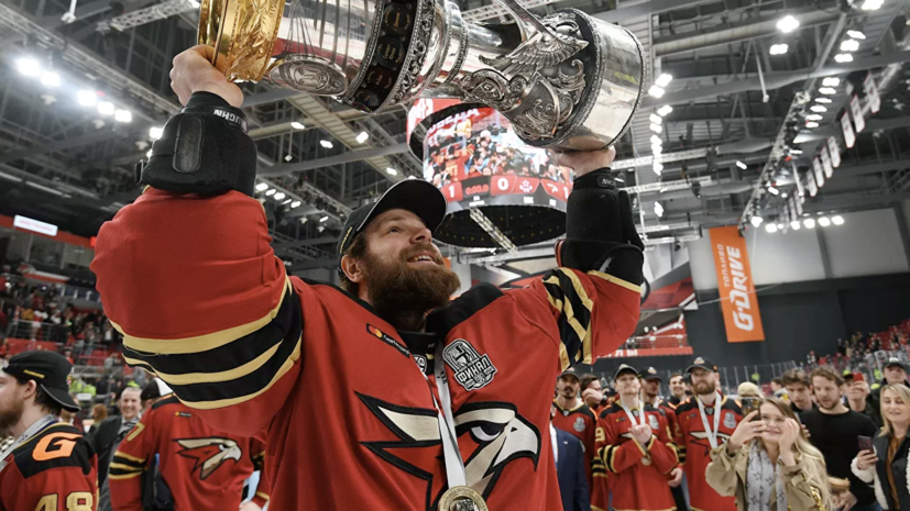 Агент рассказал о будущем хоккеиста Бобкова после ухода из «Авангарда»