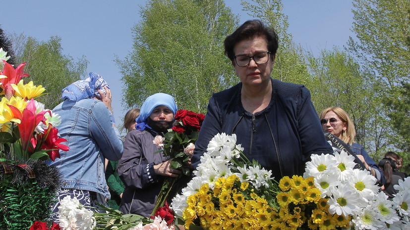 В Татарстане похоронили всех девятерых погибших при стрельбе в школе