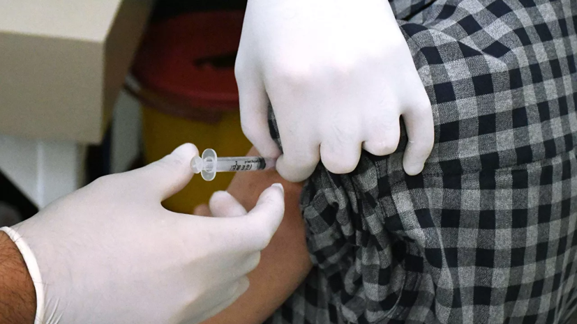 Глава Минздрава рекомендовал россиянам сделать прививку от коронавируса