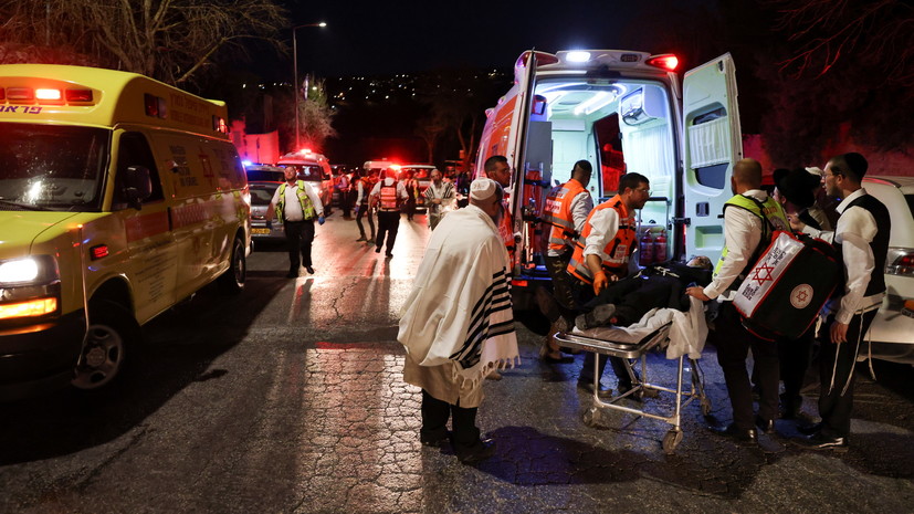 В Израиле порядка 60 человек пострадали при обрушении трибуны в синагоге