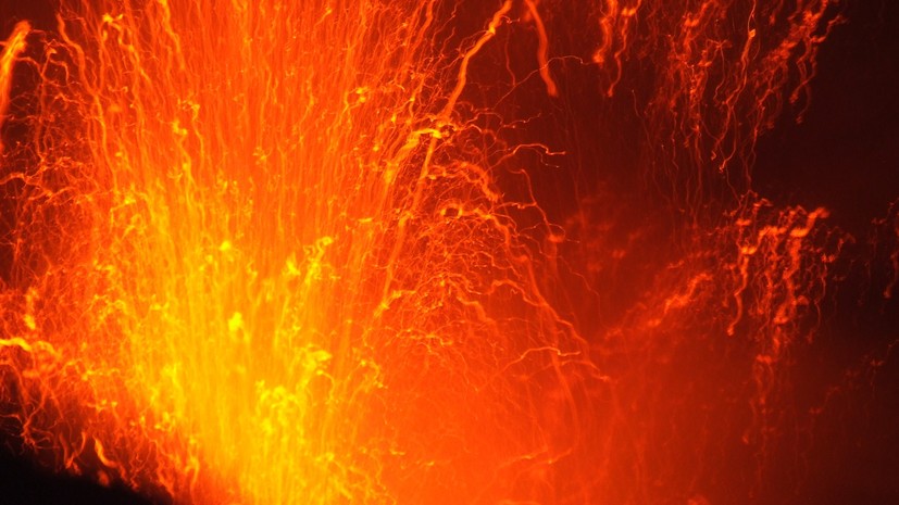 В ДР Конго началось извержение вулкана