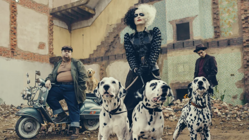 Dvě Emmy na módní válečné stezce: jak dopadl film „Cruella“?