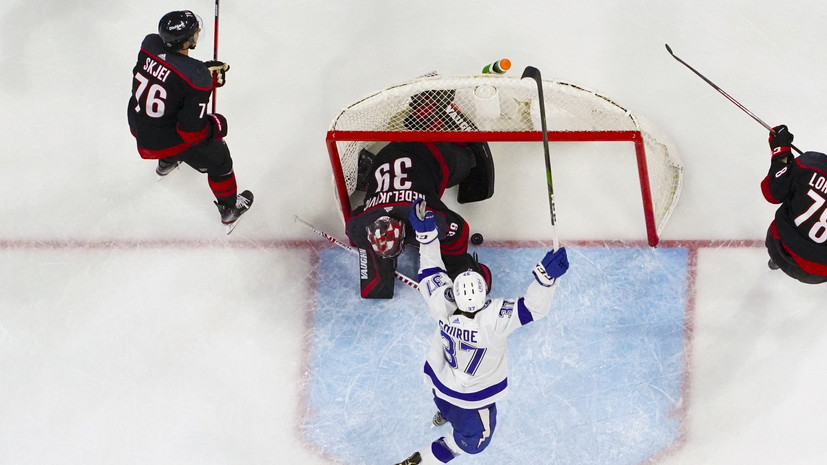 «Тампа» повела в серии второго раунда плей-офф НХЛ с «Каролиной», у Кучерова — ассист