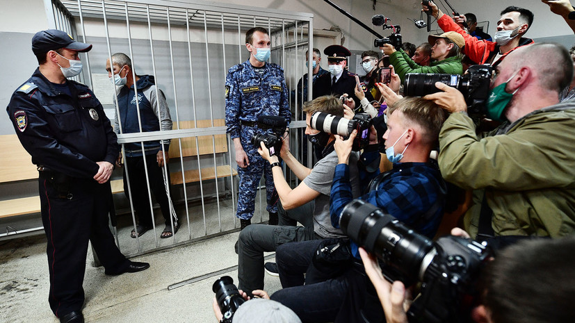 Ранивший двух человек в Екатеринбурге мужчина арестован на два месяца