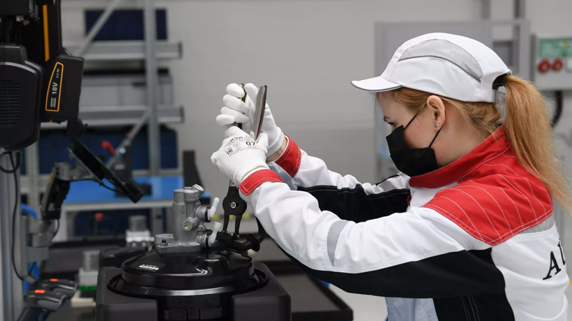 Мантуров назвал сроки запуска производства внедорожника Aurus