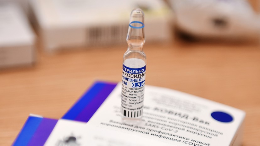 «Осенью мы должны подойти к вакцинации от гриппа»: Мурашко назвал лето лучшим периодом для прививки от COVID-19