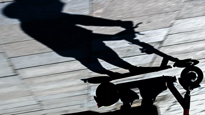 В Петербурге компании по прокату электросамокатов приостановили работу