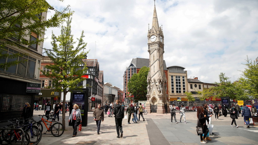 В Британии за сутки выявили 7393 случая коронавируса