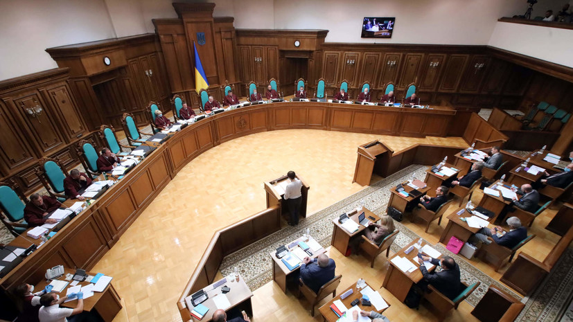«Политические мотивы преобладают над справедливостью»: как Зеленский реформирует судебную систему Украины