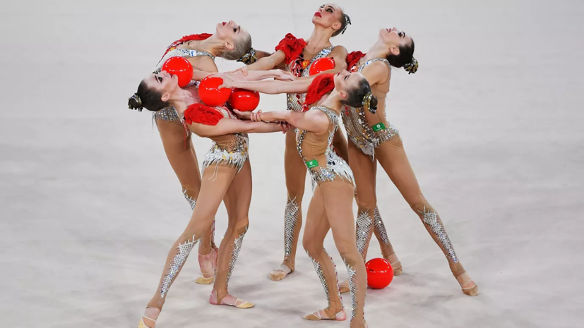 Российские гимнастки стали вторыми на ЧЕ в упражнении с пятью мячами