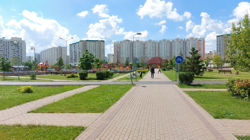 Собянин отменил запрет на использование скамеек в московских парках