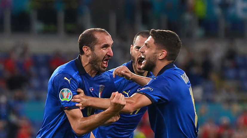 Карасёв отменил гол Кьеллини в матче Италия — Швейцария с помощью VAR